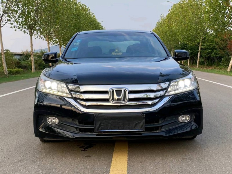 徐州14年本田雅阁1