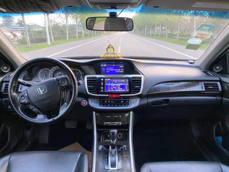 徐州14年本田雅阁5