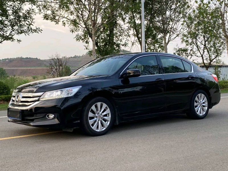 徐州14年本田雅阁6