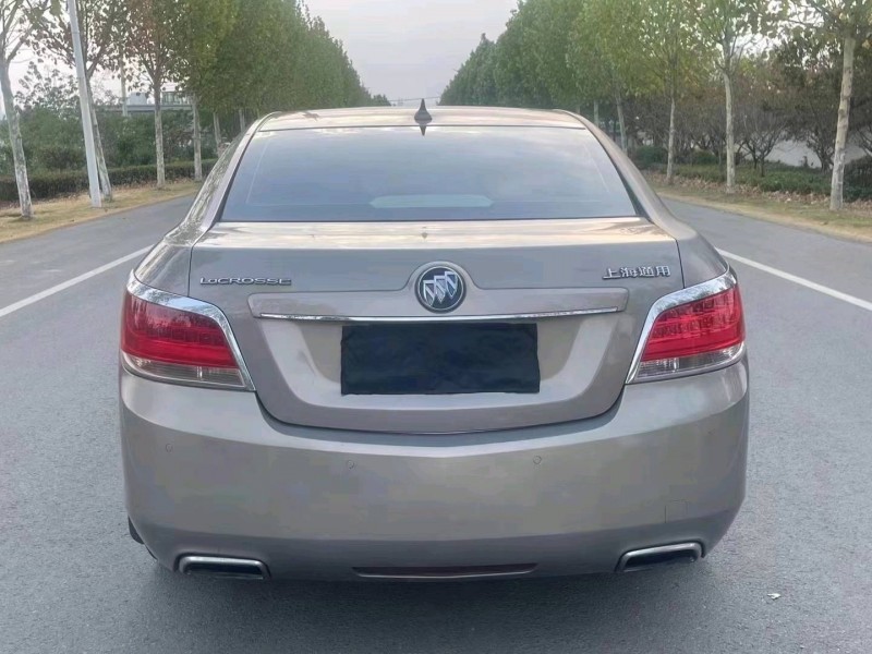 徐州12年别克君越9