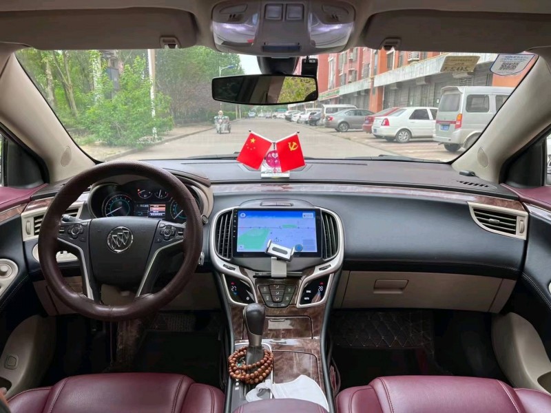 邢台15年别克君越8