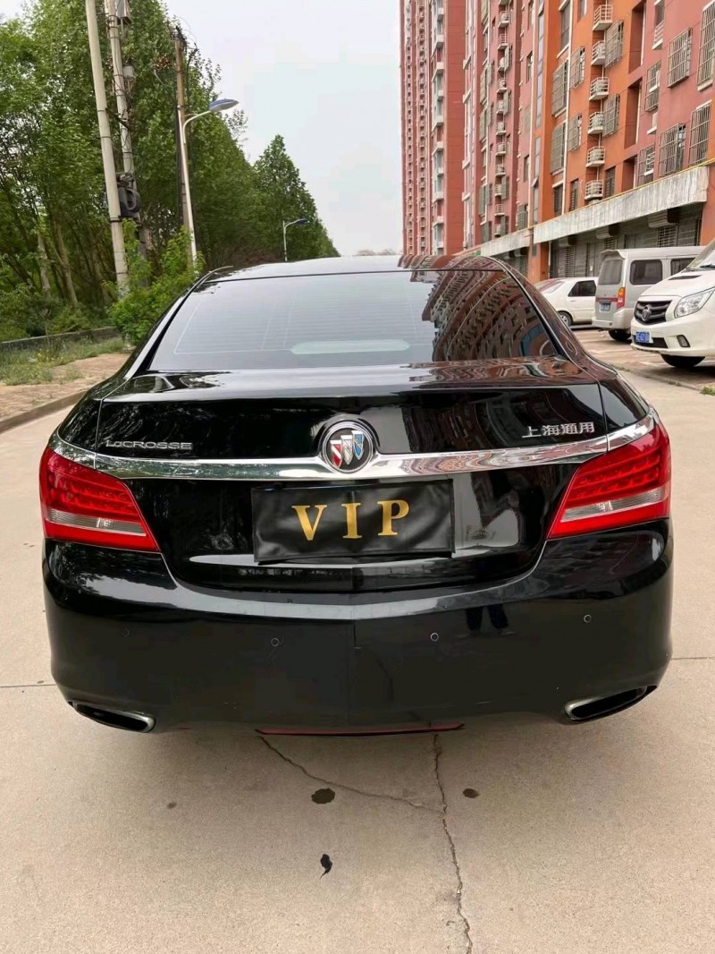 邢台15年别克君越9