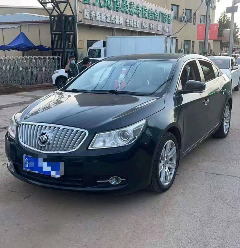 青岛10年别克君越7