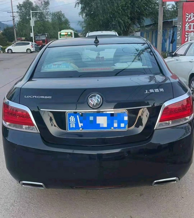 青岛10年别克君越1