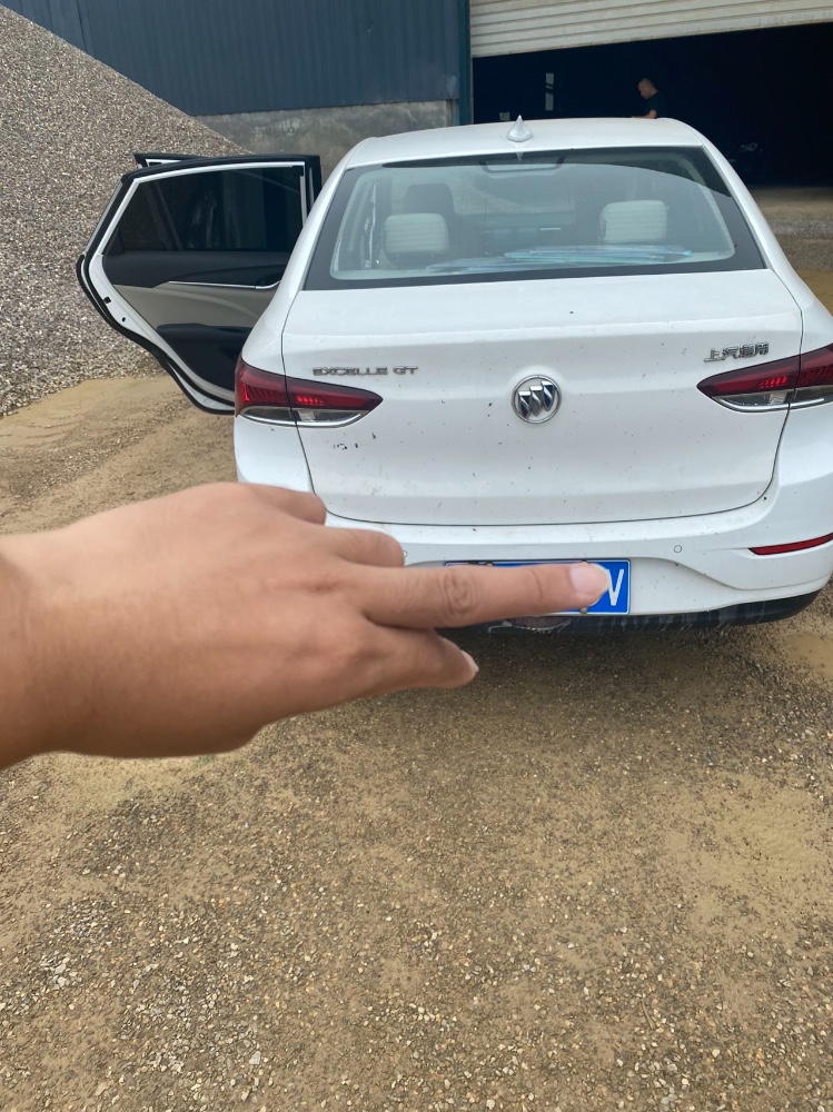 济宁18年别克英朗5