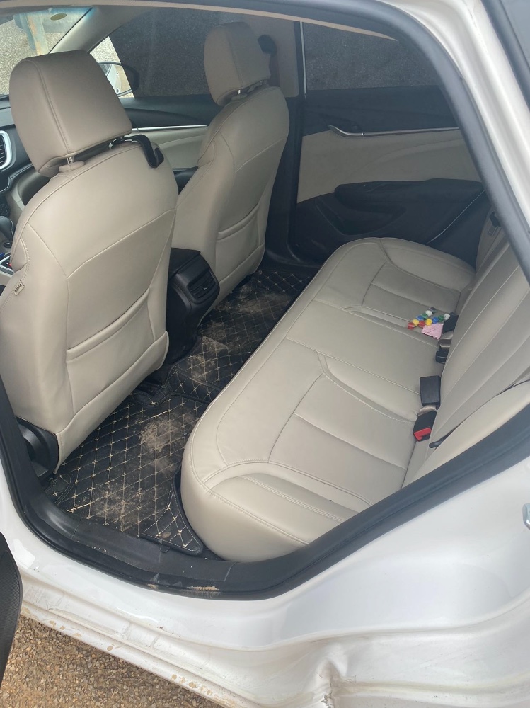 济宁18年别克英朗1