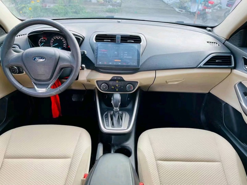 烟台17年福特福睿斯8