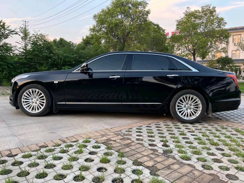 徐州20年凯迪拉克CT68