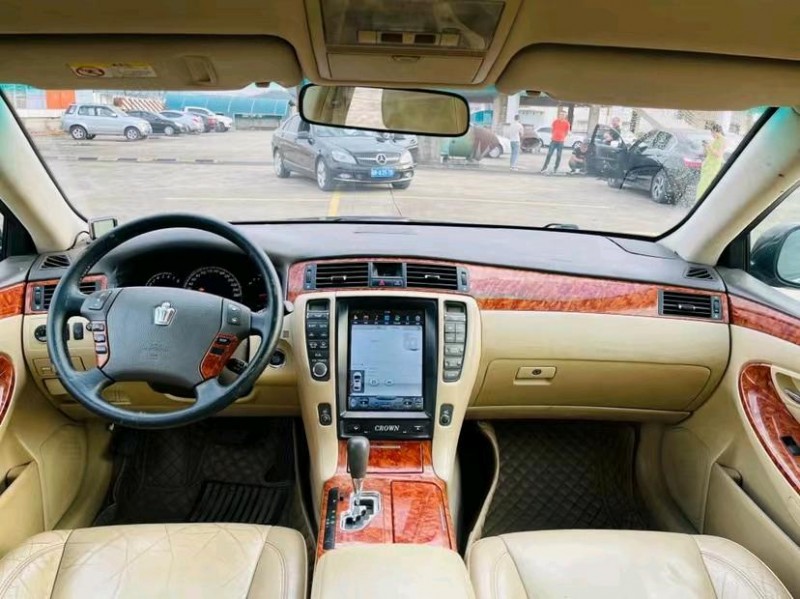 东莞06年丰田皇冠5