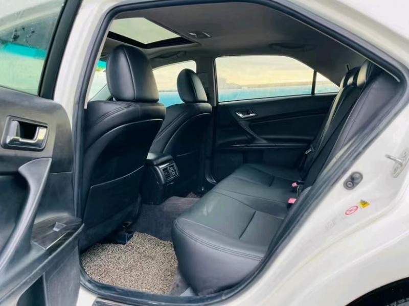 东莞11年丰田锐志3