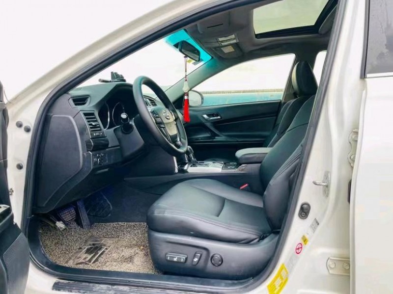 东莞11年丰田锐志5