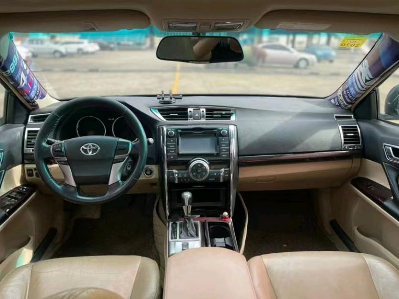 东莞11年丰田锐志5