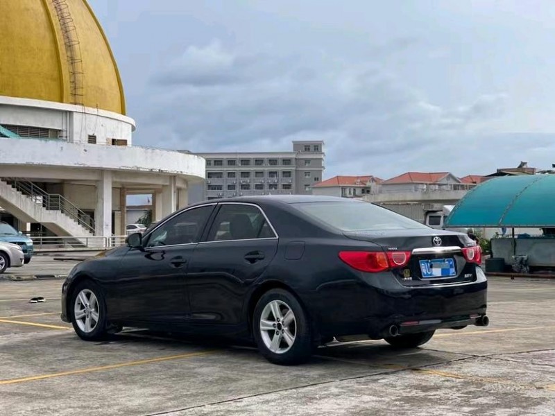 东莞11年丰田锐志7