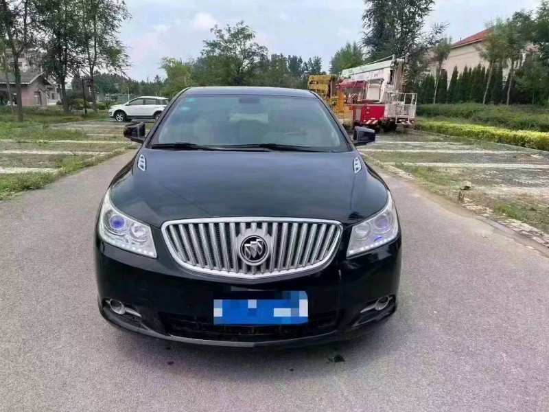 北京11年别克君越8