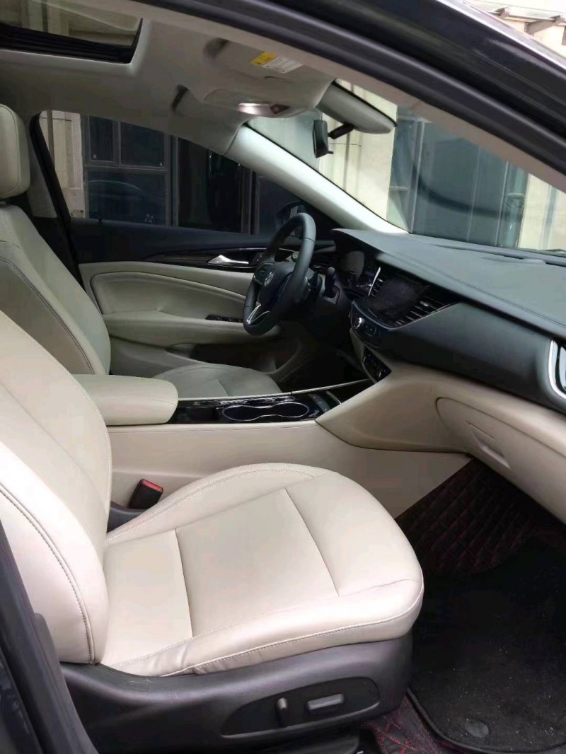 宜春21年别克君威8