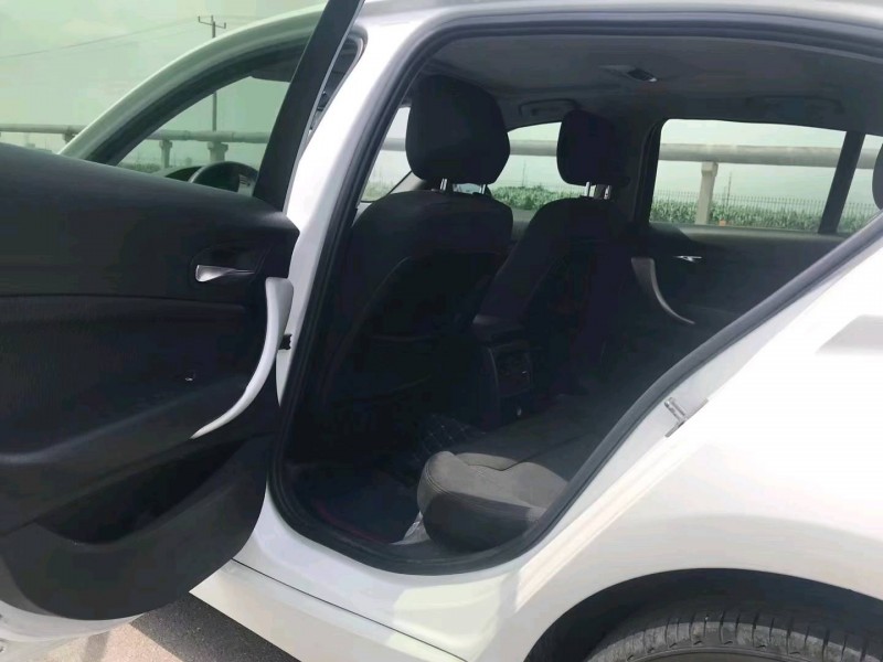 潍坊17年宝马1系5