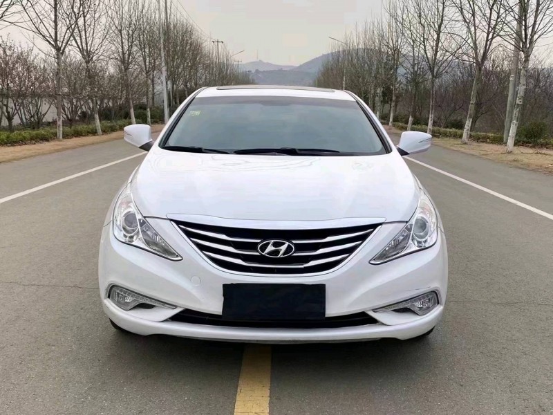 徐州17年现代索纳塔八1