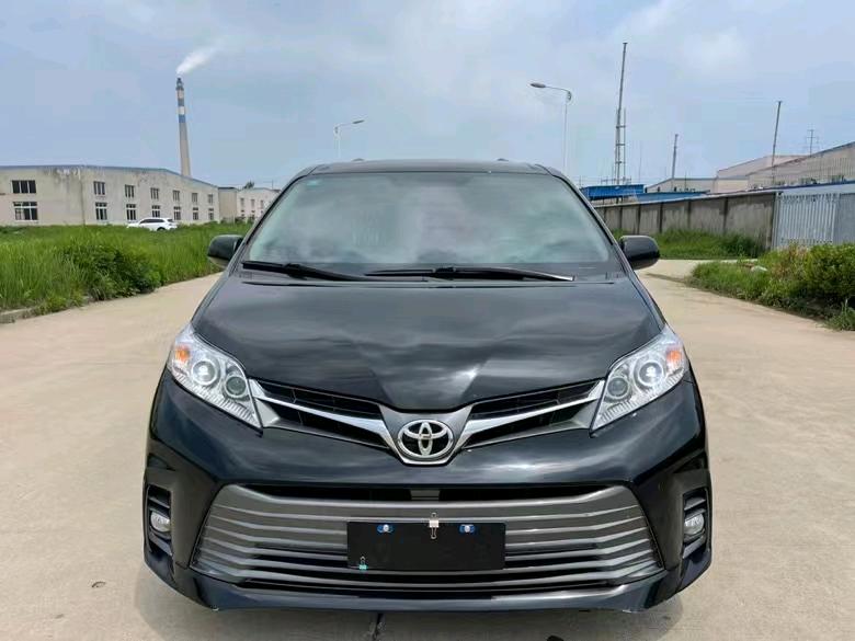 盐城19年丰田塞纳1