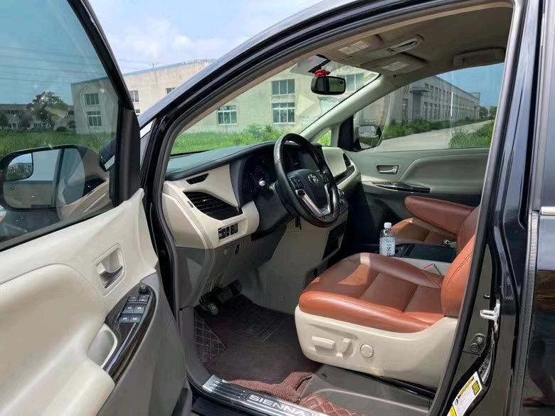 盐城19年丰田塞纳4