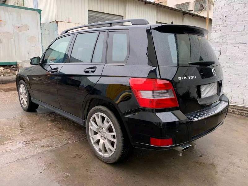 中山11年奔驰GLK9