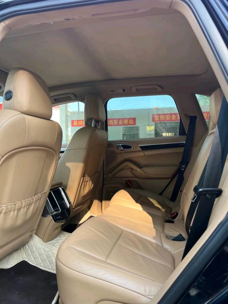 北京11年保时捷卡宴7