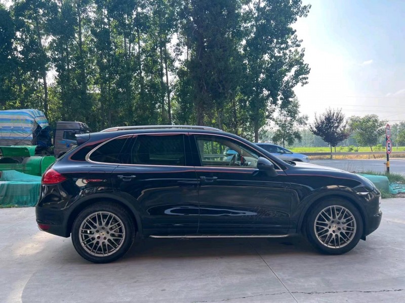 北京11年保时捷卡宴3