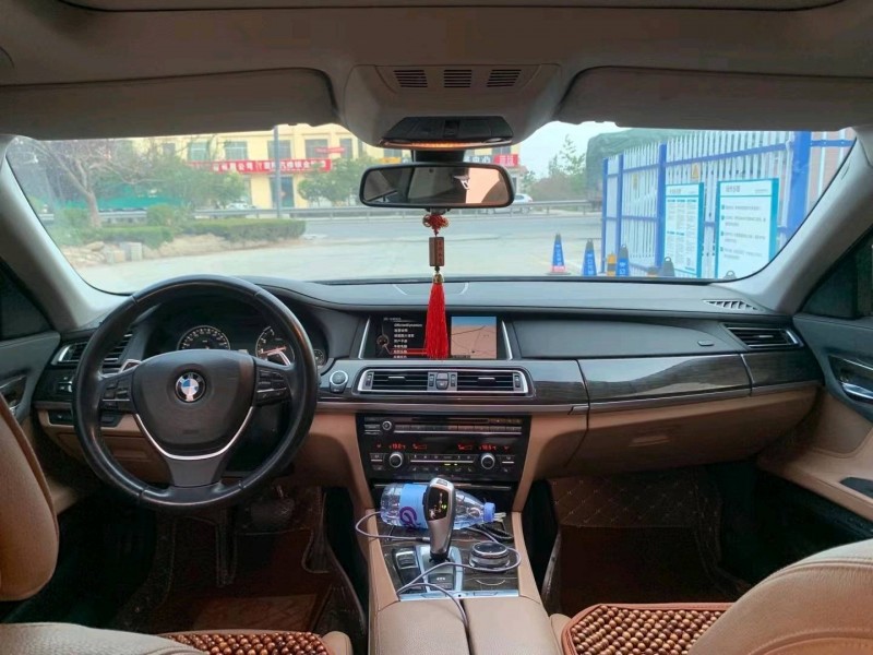 北京14年宝马7系4