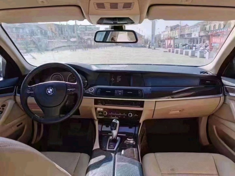 北京12年宝马5系8