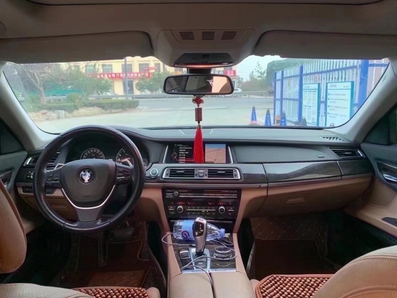 北京14年宝马7系3