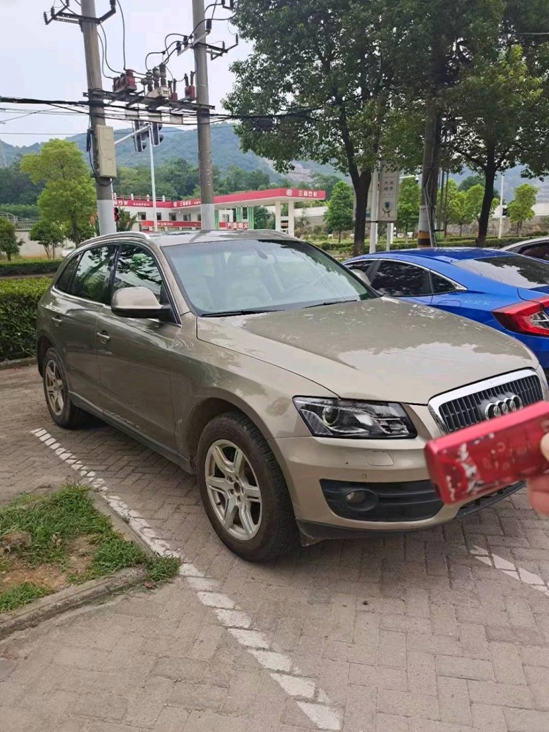 鄂州12年奧迪Q57