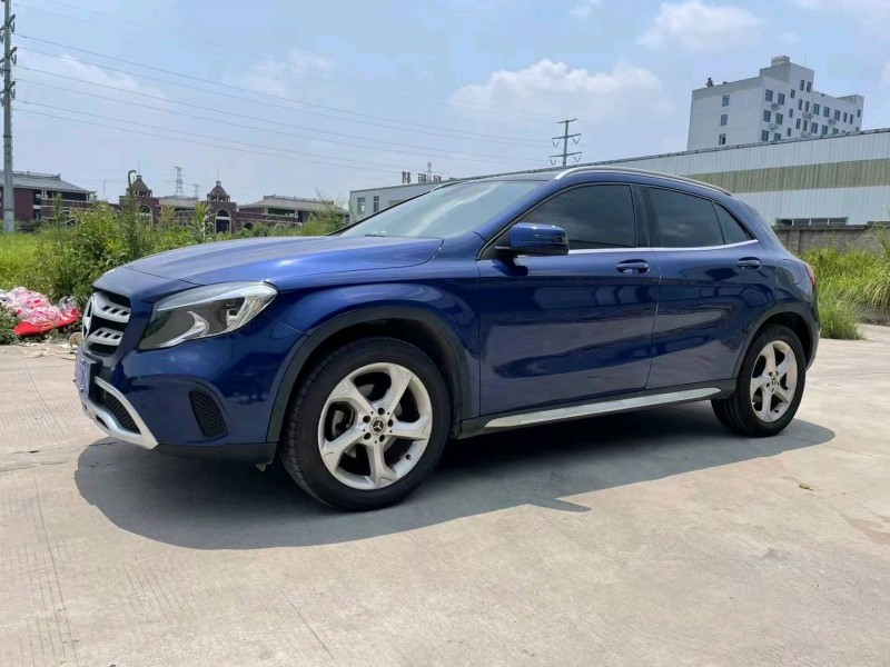 北京18年奔驰GLA9