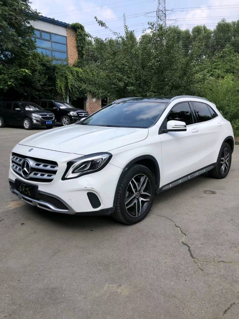 沈阳17年奔驰GLA3