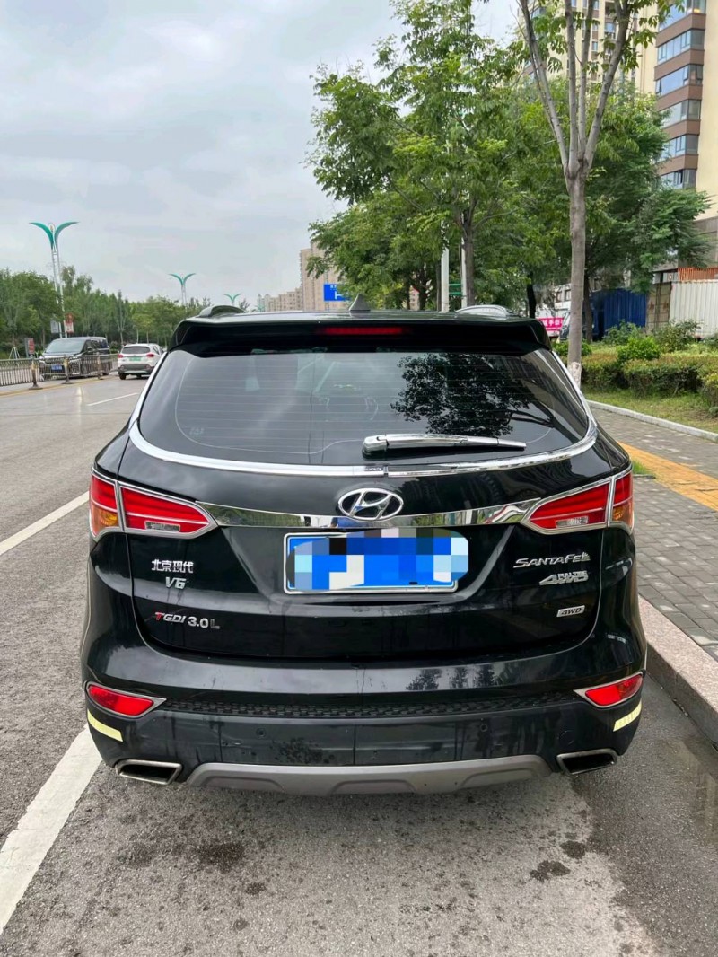 北京13年现代新胜达8