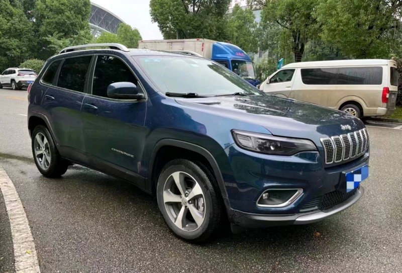 邵陽19年Jeep自由光2
