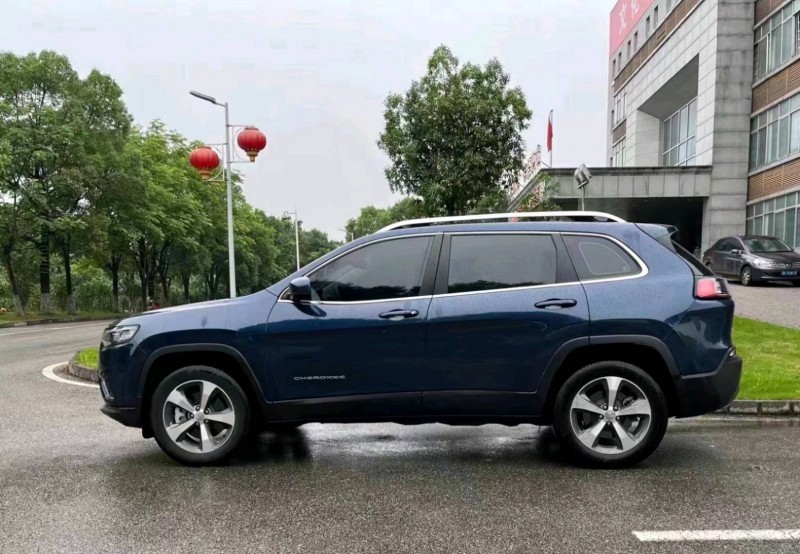 邵陽19年Jeep自由光4