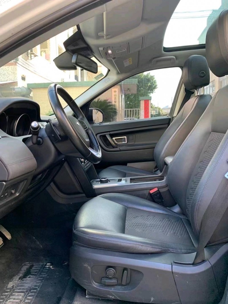 中山19年路虎发现神行8