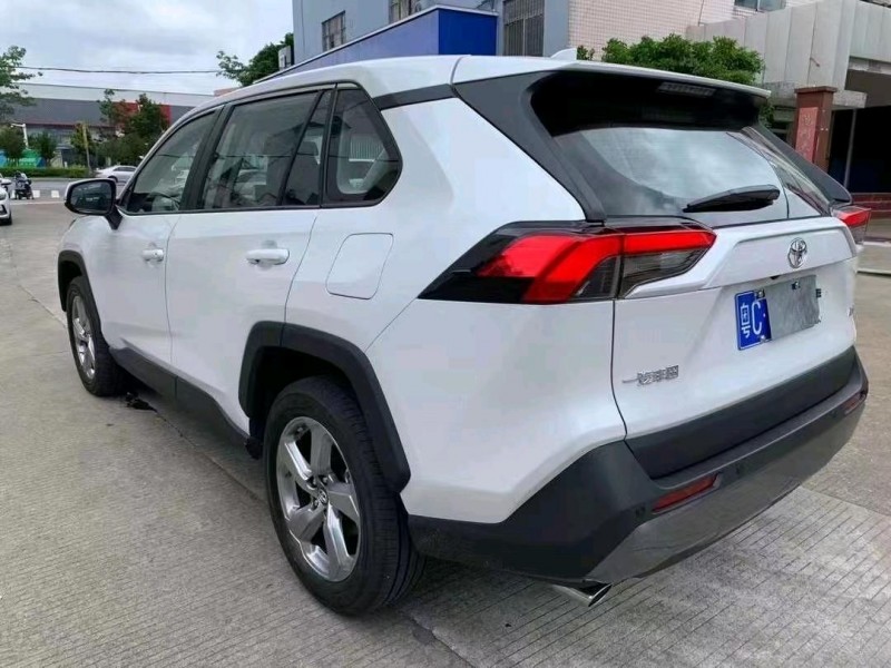 中山22年丰田RAV46