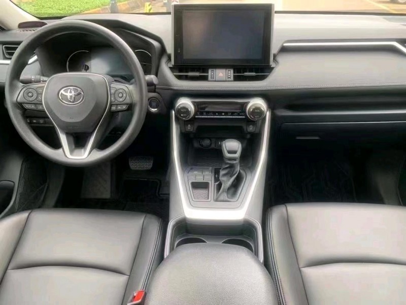 中山22年丰田RAV48