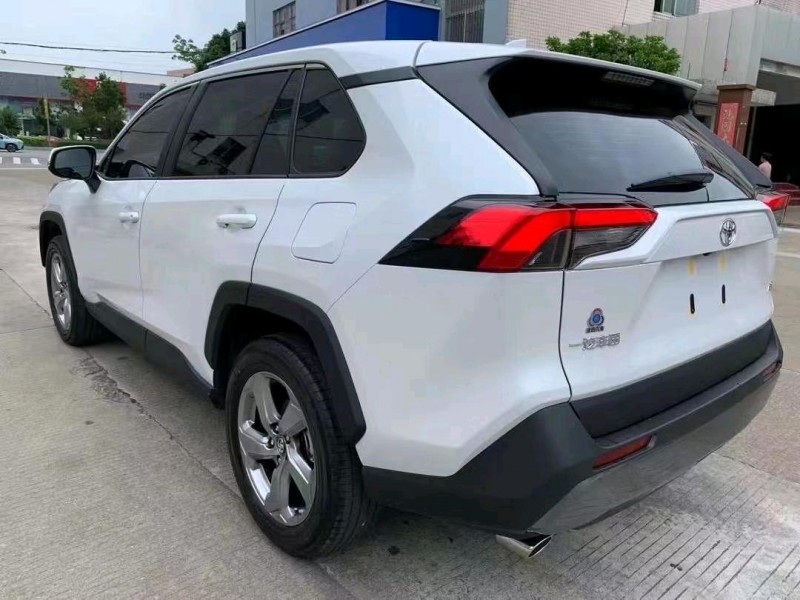 中山22年丰田RAV46