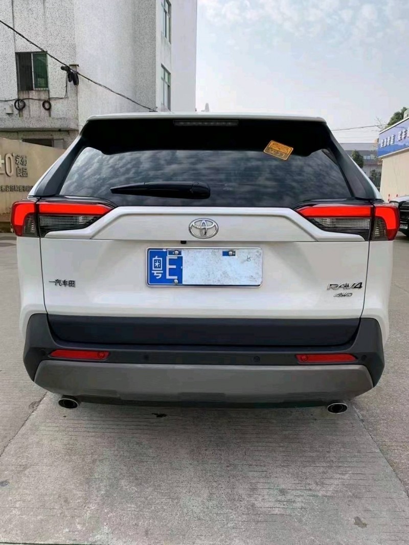 中山21年丰田RAV44