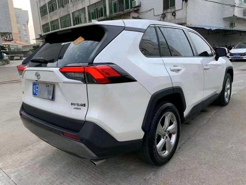 中山21年丰田RAV45