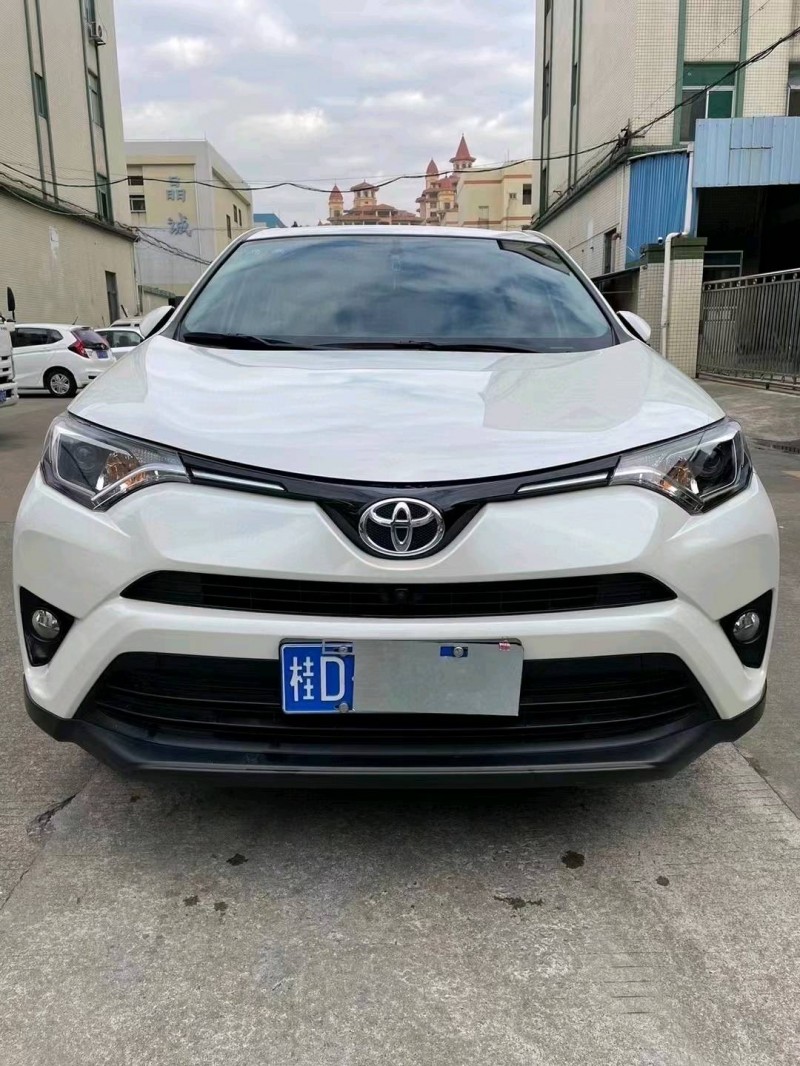 中山19年丰田RAV41