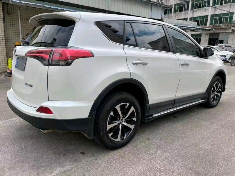 中山19年丰田RAV45