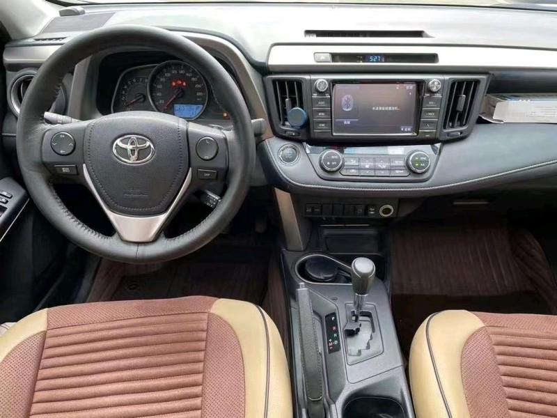 中山19年丰田RAV48