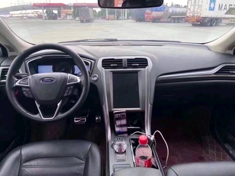 济宁18年福特蒙迪欧2