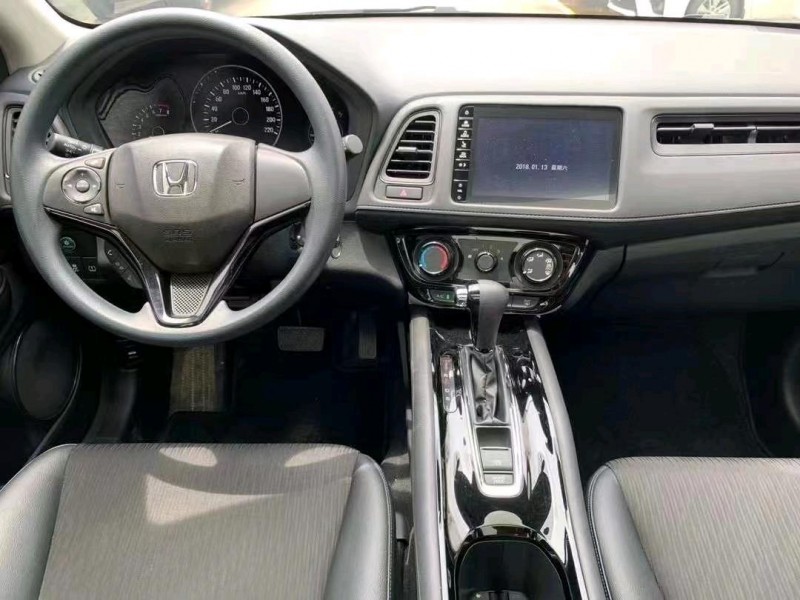 中山21年本田缤智8