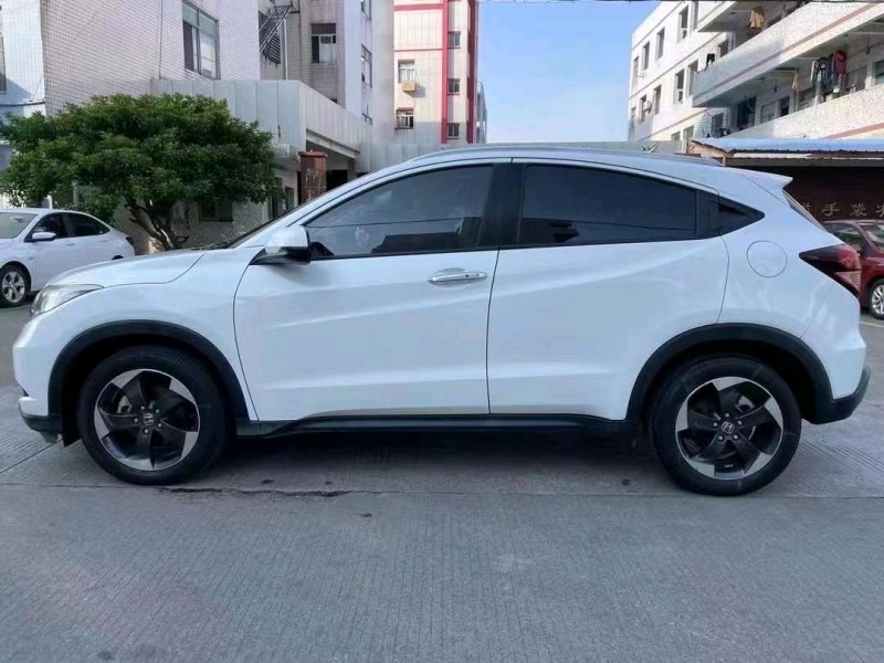 中山18年本田缤智3