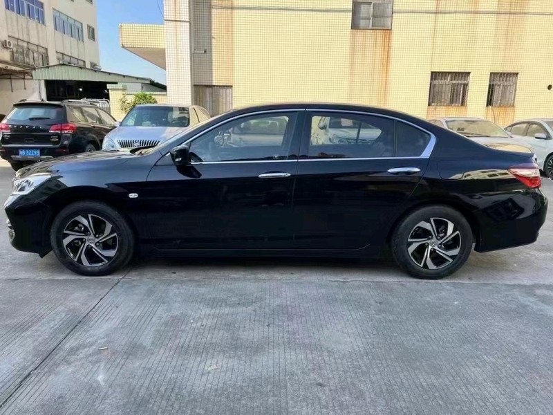 中山17年本田雅阁3