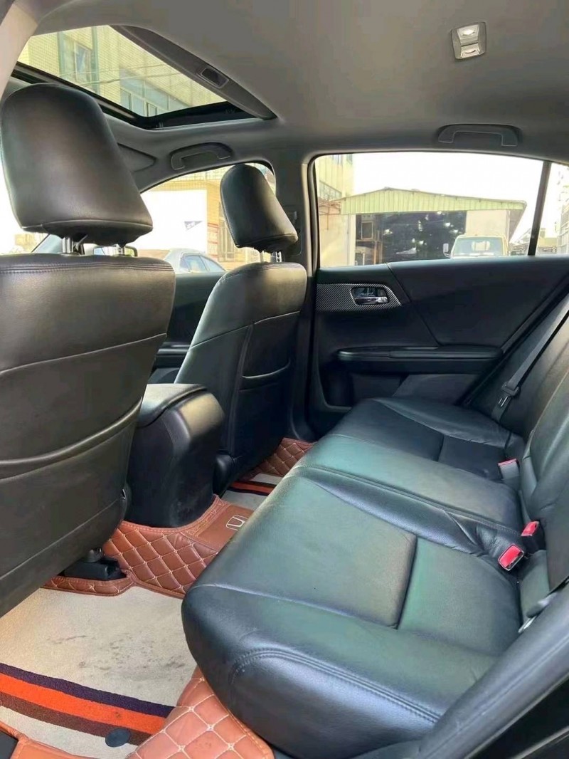 中山17年本田雅阁7