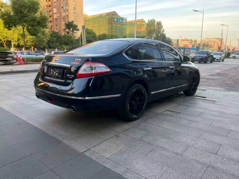 邵陽13年日產天籟7